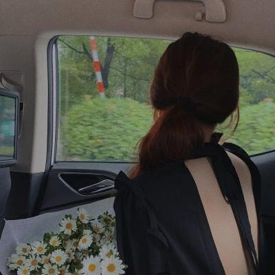 蒂拉和兰妮劫火车
